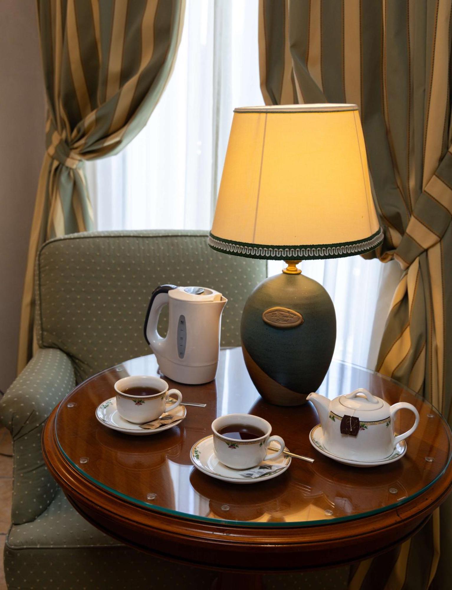 Best Western Plus Hotel Le Rondini San Francesco al Campo Extérieur photo