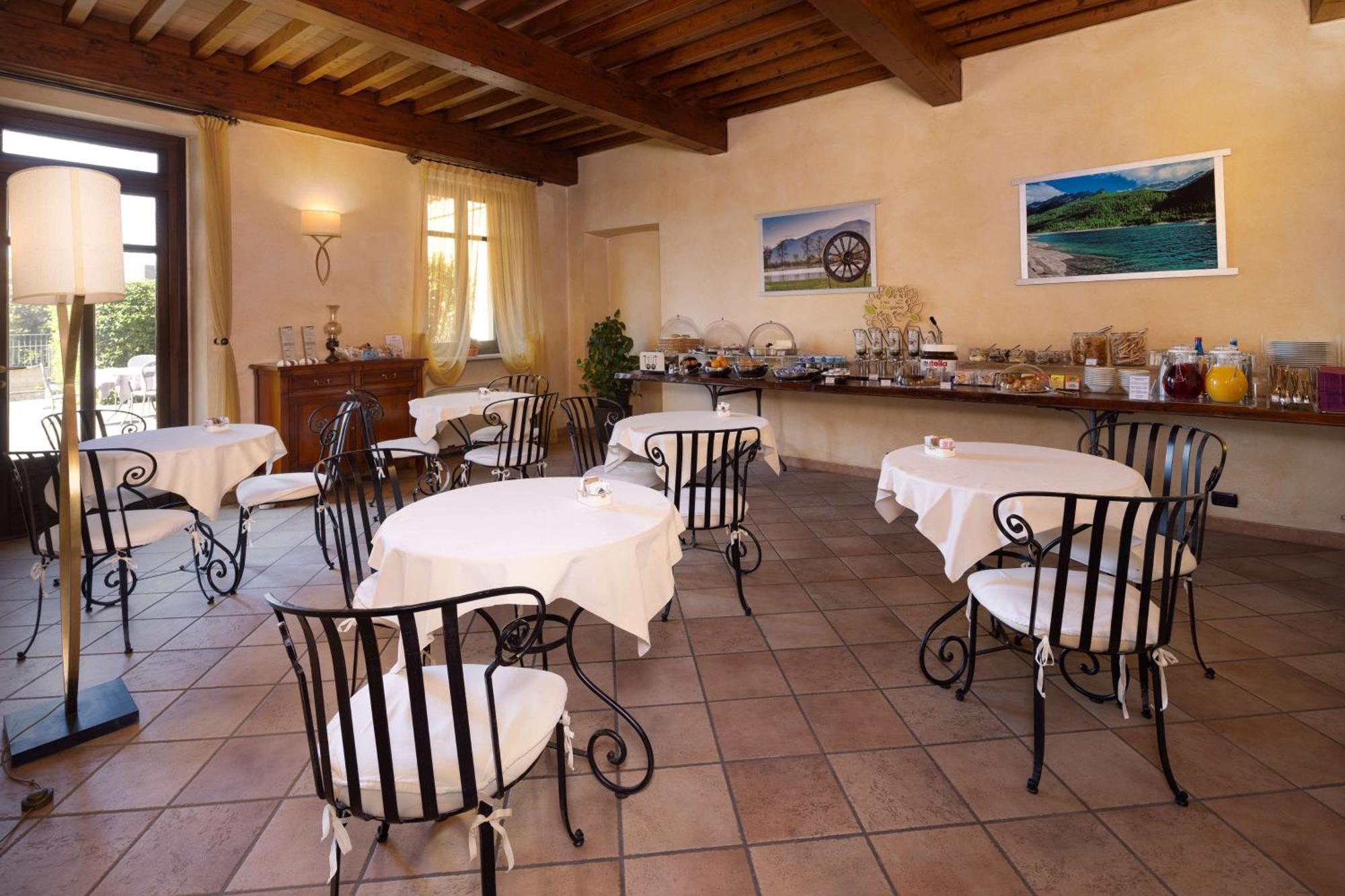 Best Western Plus Hotel Le Rondini San Francesco al Campo Extérieur photo