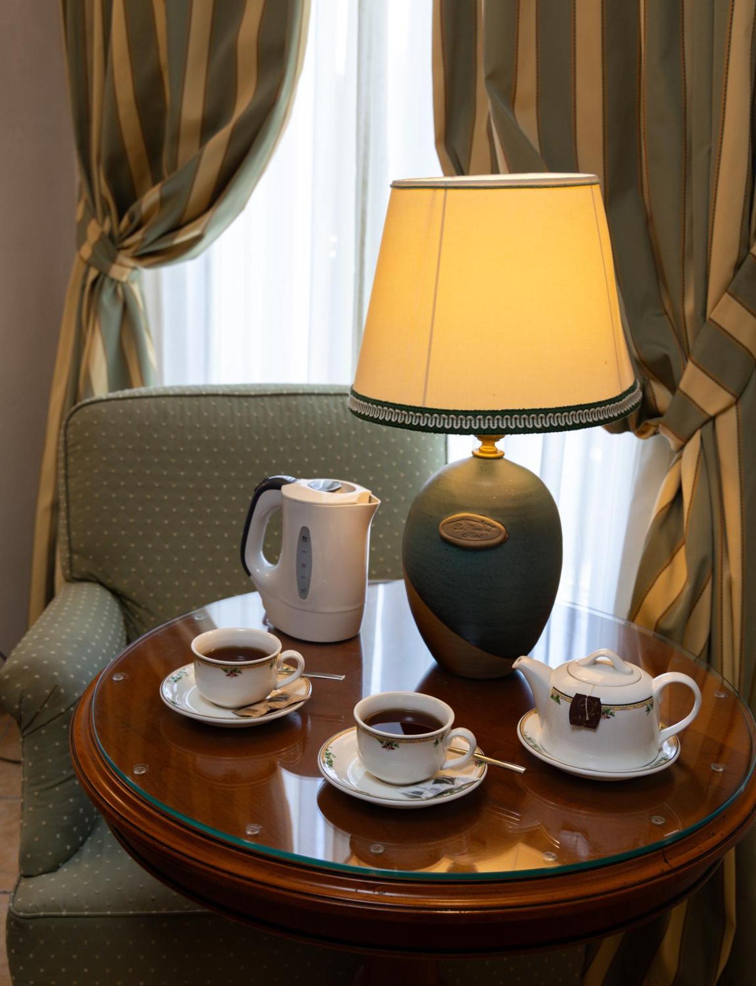 Best Western Plus Hotel Le Rondini San Francesco al Campo Extérieur photo
