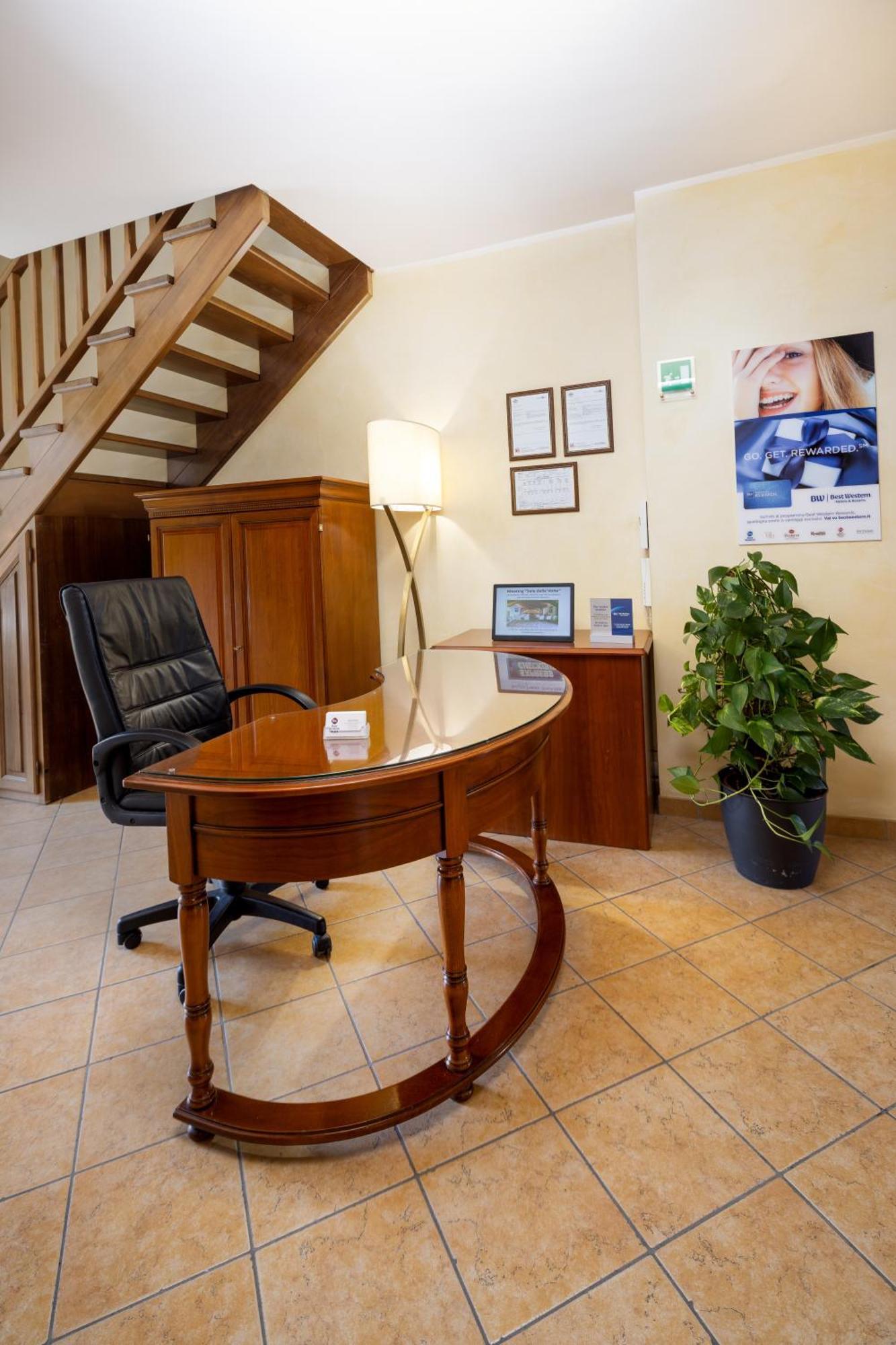 Best Western Plus Hotel Le Rondini San Francesco al Campo Extérieur photo