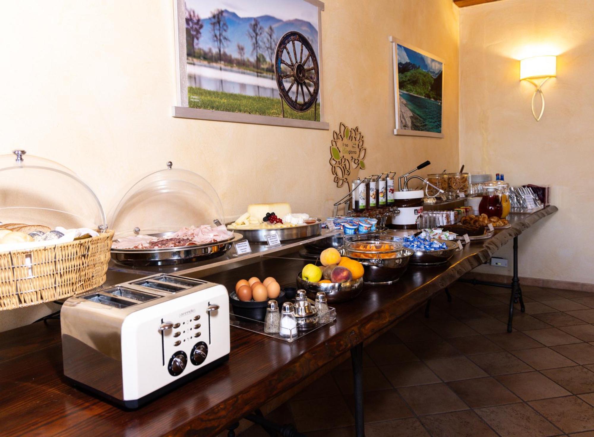 Best Western Plus Hotel Le Rondini San Francesco al Campo Extérieur photo