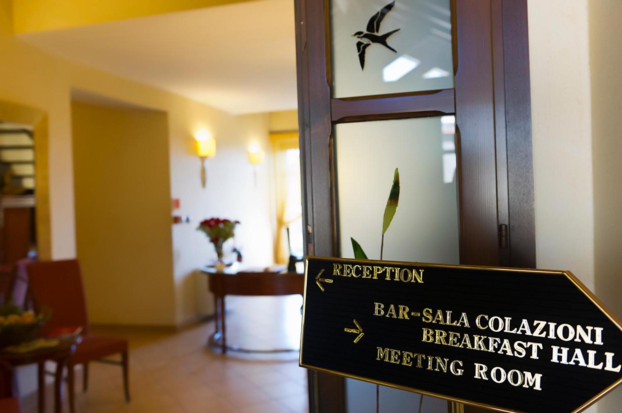Best Western Plus Hotel Le Rondini San Francesco al Campo Extérieur photo