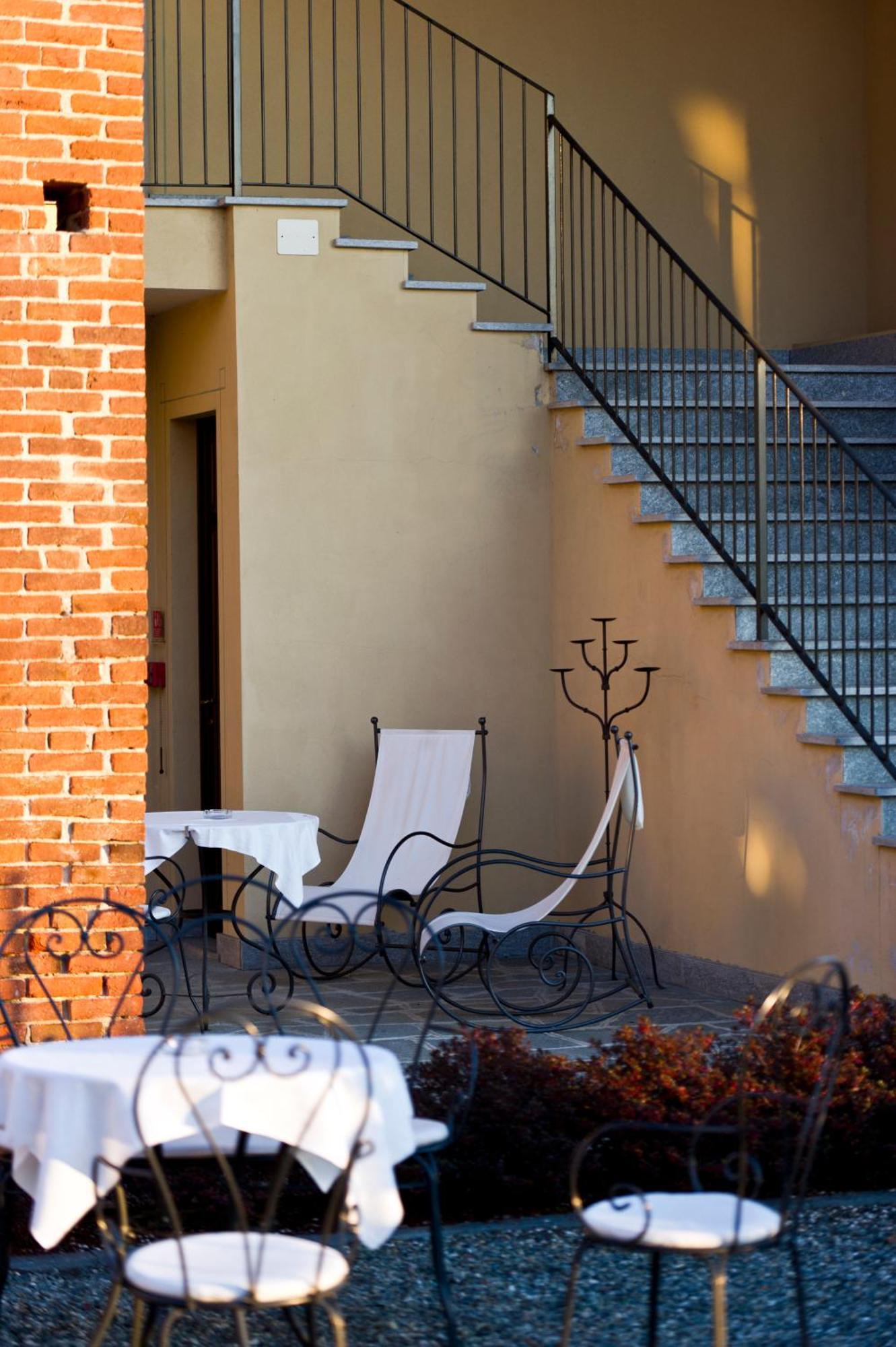Best Western Plus Hotel Le Rondini San Francesco al Campo Extérieur photo